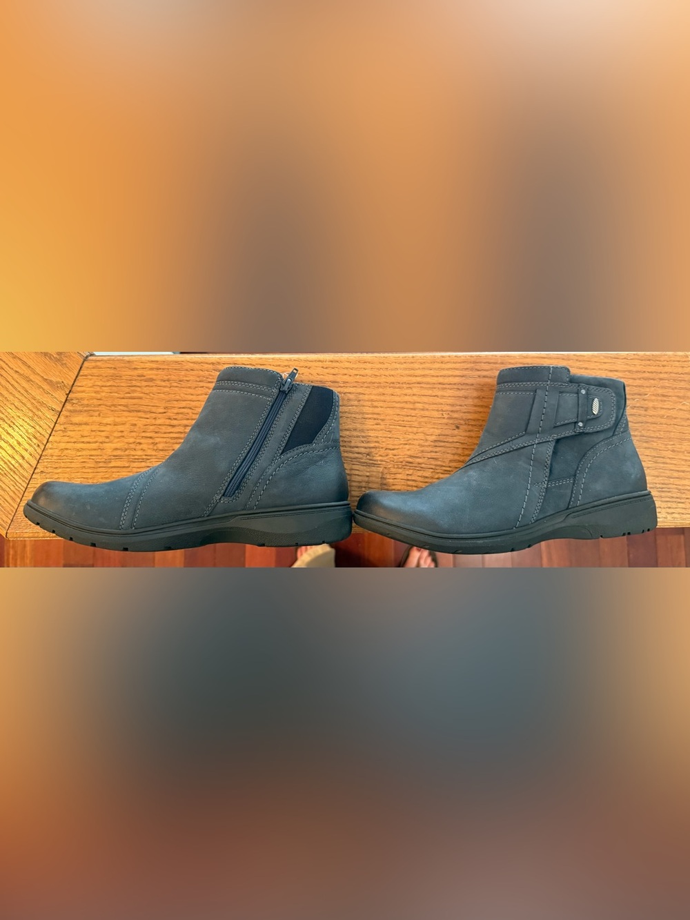 Clarkes Women’s 9.5 NWOT Casual Ankle Boots in Navy